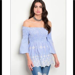 Off the shoulder top *NWT*